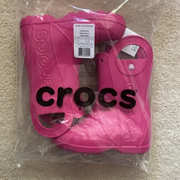 Crocs Handle It Rain Boots in candy pink - Picture 5 of 10